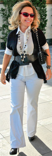 Ela Soysal' ın yeniden doğuşunu kutladılar.