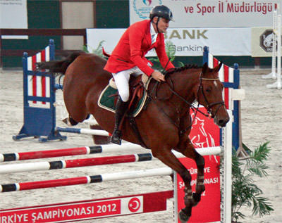 Türkiye' nin en iyi binici ve atları yarıştı