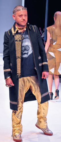 Atıl Kutoğlu Fashion Week’te alkışları topladı