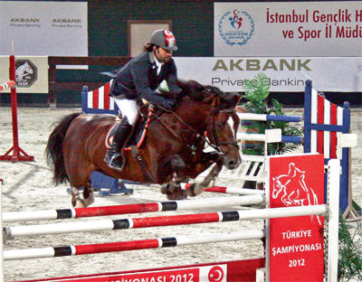 Türkiye' nin en iyi binici ve atları yarıştı