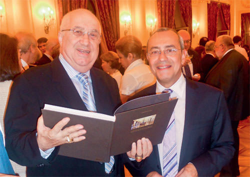 Fransız Sarayı'nın tarihi kitap oldu...