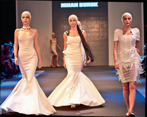 Nihan Buruk'tan sıradışı bir defile