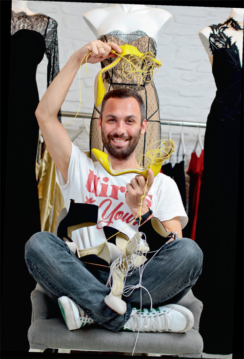 Özgür Masur ayakkabı tasarladı