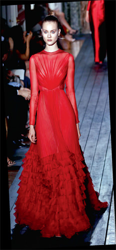 Paris moda devlerini ağırlıyor