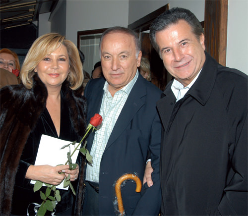 Sıkı dostlar sirtaki ile coştu