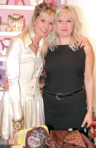 Rengarenk bir yılbaşı partisi...