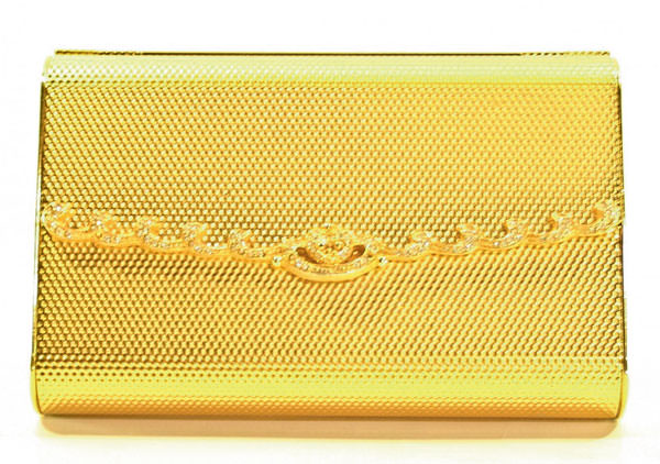 Altın rengiyle ışıldayın