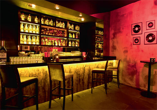 Onur Gülmek mekan açtı