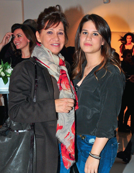 Merve Hasman'dan "konuşan saçlar" sergisi