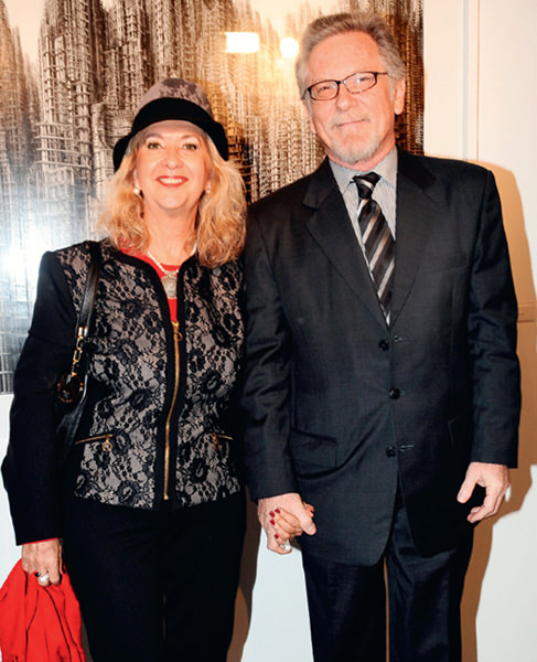 Sergi ve yılbaşı kokteyli bir arada