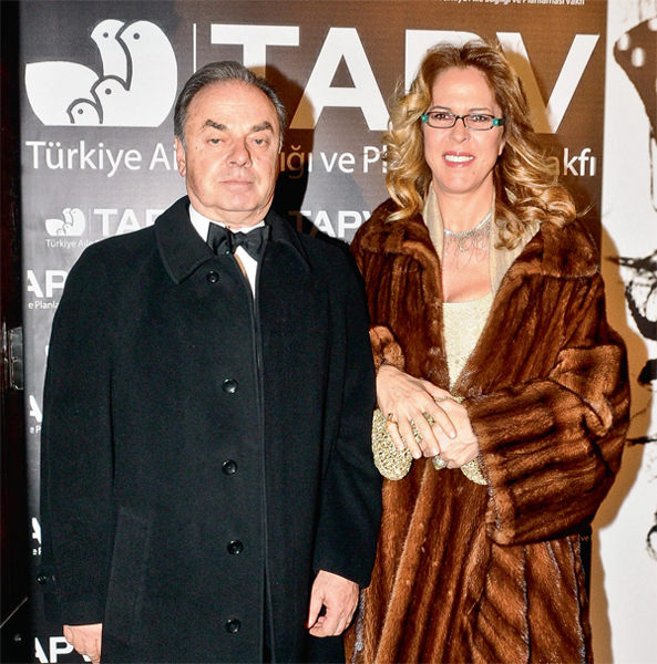 Tap vakfı için özel koleksiyon hazırladı