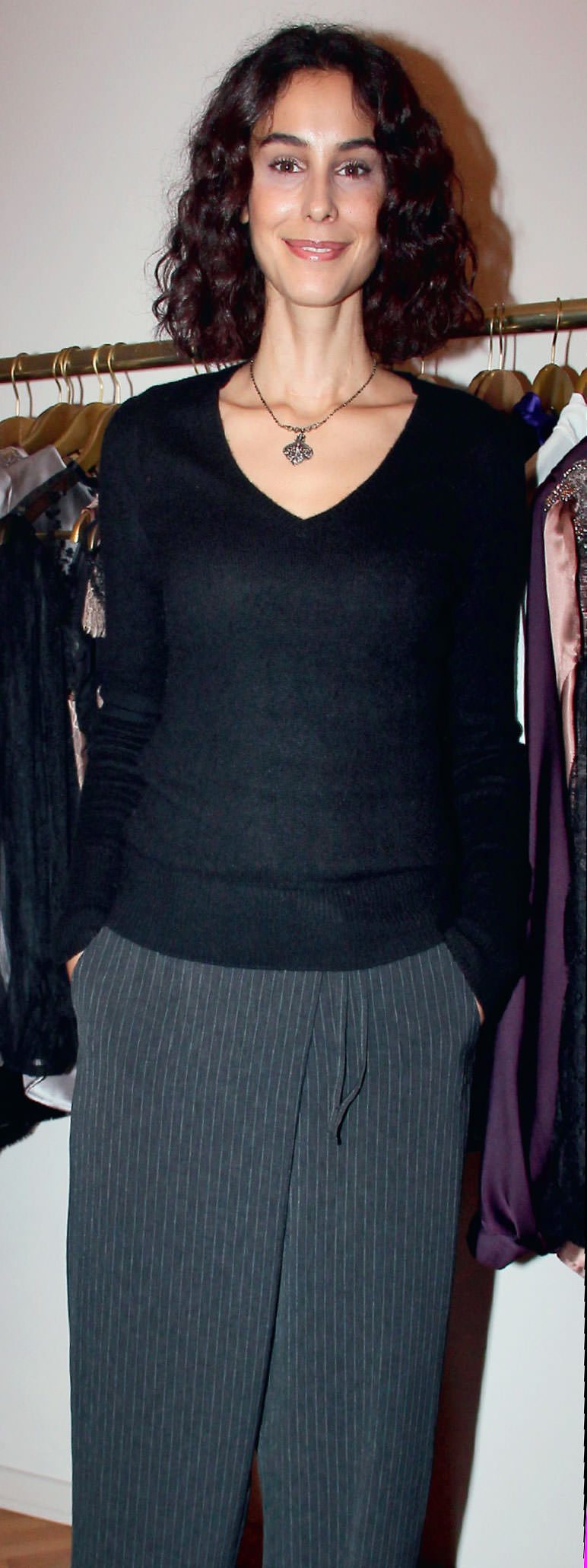 Yılbaşı davetinde koleksiyonunu tanıttı