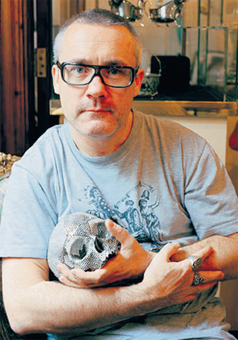 Portakal Sanat Evi Damien Hirst’ü ağırlıyor