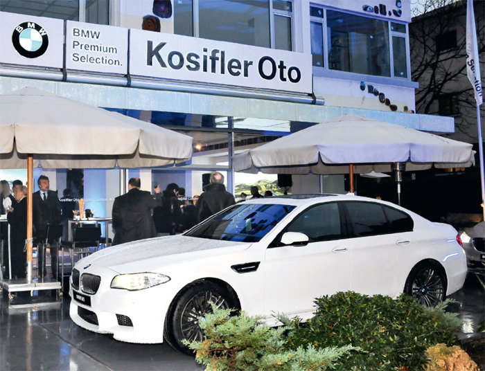 Kosifler oto showroom'unu yeniledi