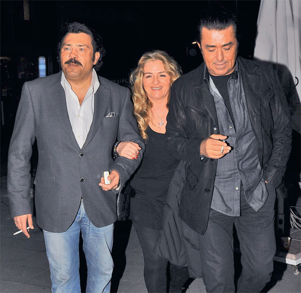 Sevgililer gününü dışarda kutladılar