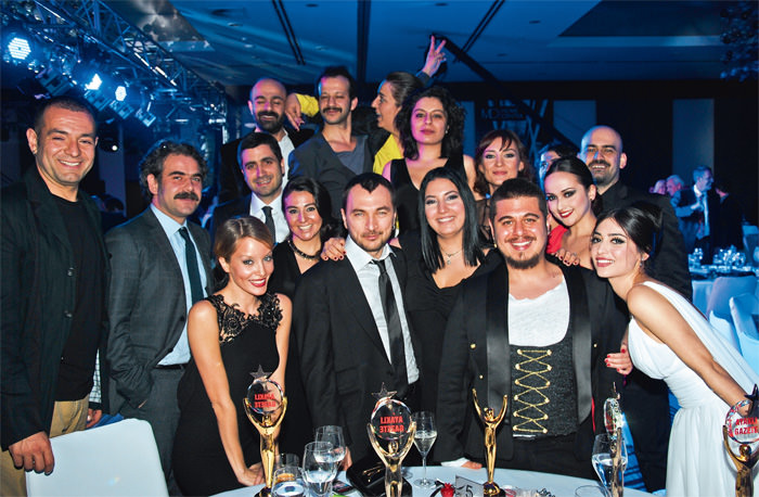 Ayaklı Gazete 4. Tv Yıldızları Ödülleri