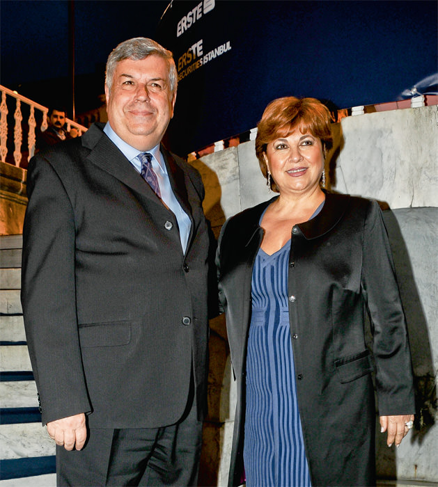 Konsoloslukta defileli davet düzenlendi