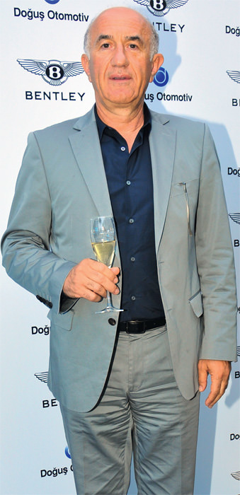 Bentley Flyıng Spur görücüye çıktı