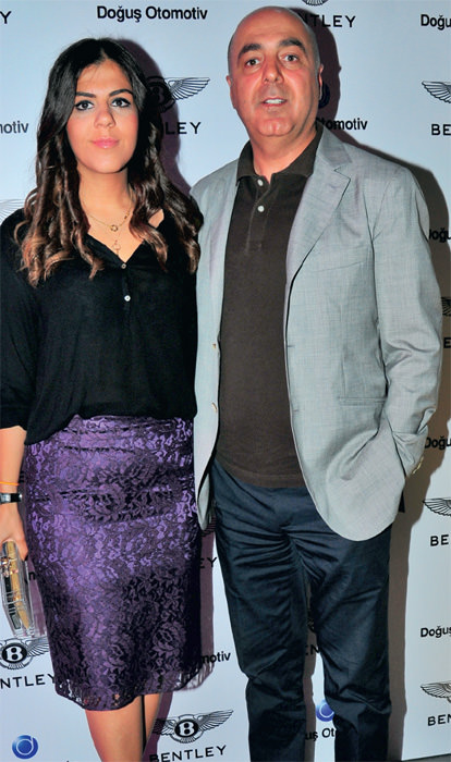 Bentley Flyıng Spur görücüye çıktı