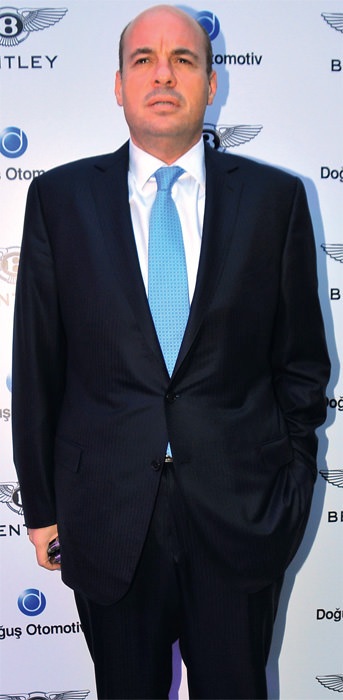 Bentley Flyıng Spur görücüye çıktı