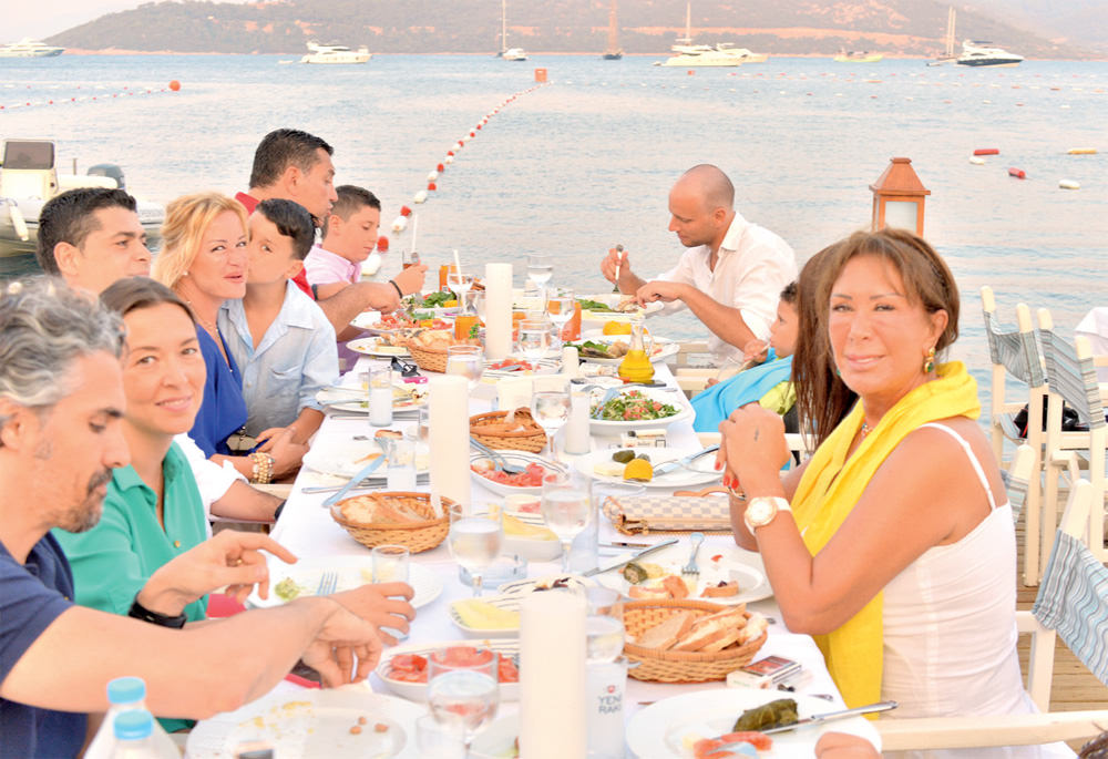 Ünlüler Bodrum'a akın etti