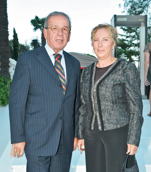 Anish Kapoor'un sergisine akın ettiler!