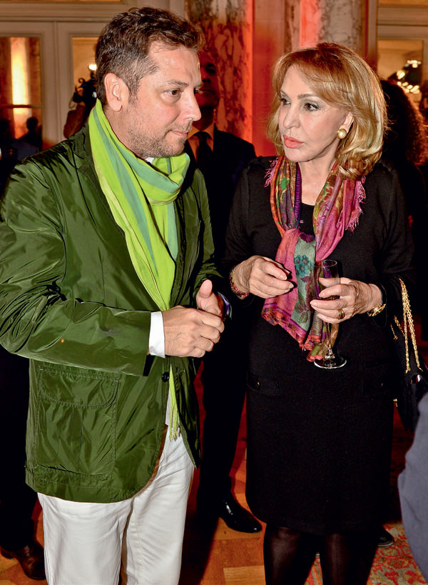 Süperstarın nişan töreni