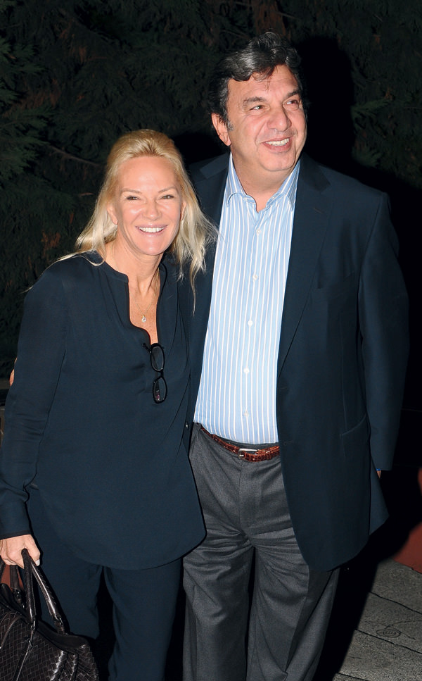 Sürpriz partiyle doğum gününü kutladı