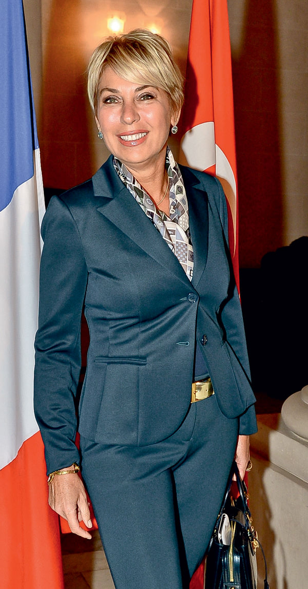 Süperstarın nişan töreni