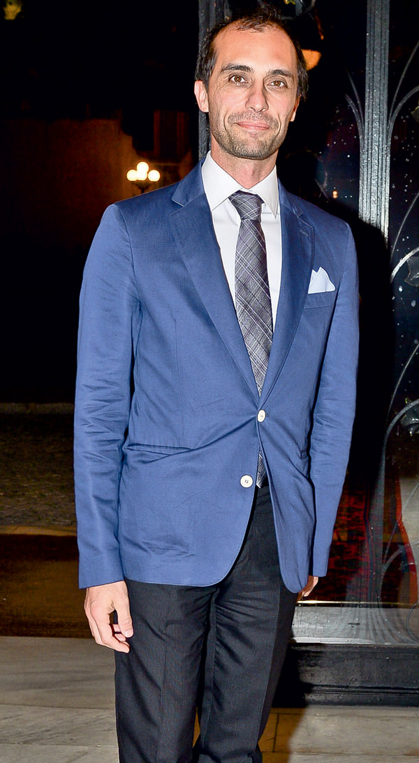 Süperstarın nişan töreni