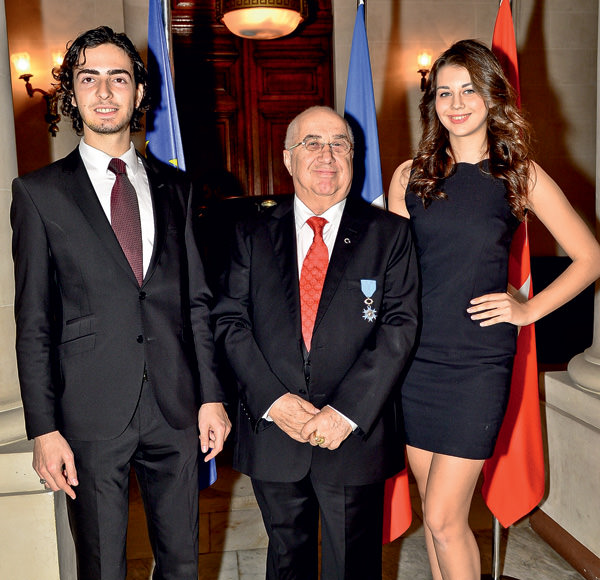 Süperstarın nişan töreni