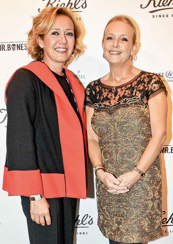 Çocuklar için el ele verdiler