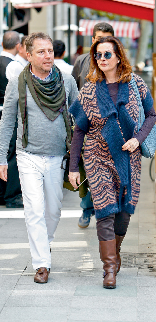 Sosyete caddelerde boy gösterdi!