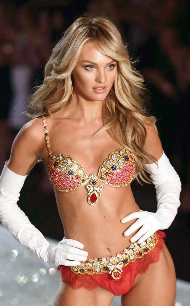 Melekler bir kez daha büyüledi