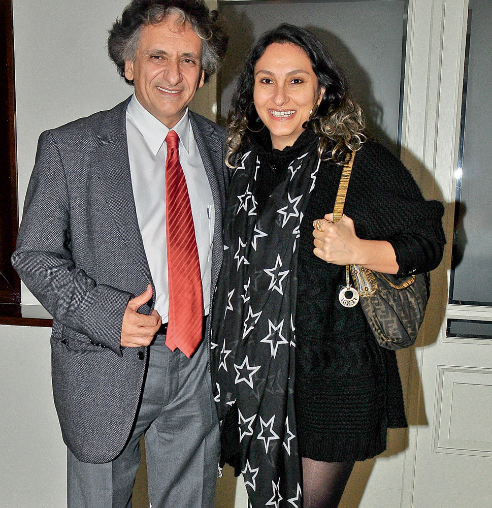 Doğum gününü dostlarıyla kutladı