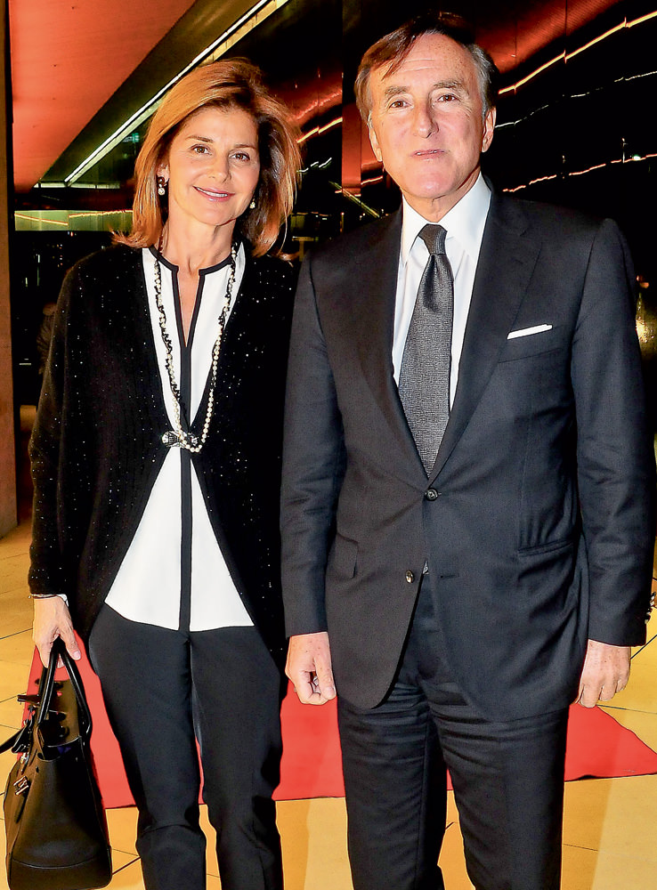 Vakko yeni mağazasını yılbaşı davetiyle açtı