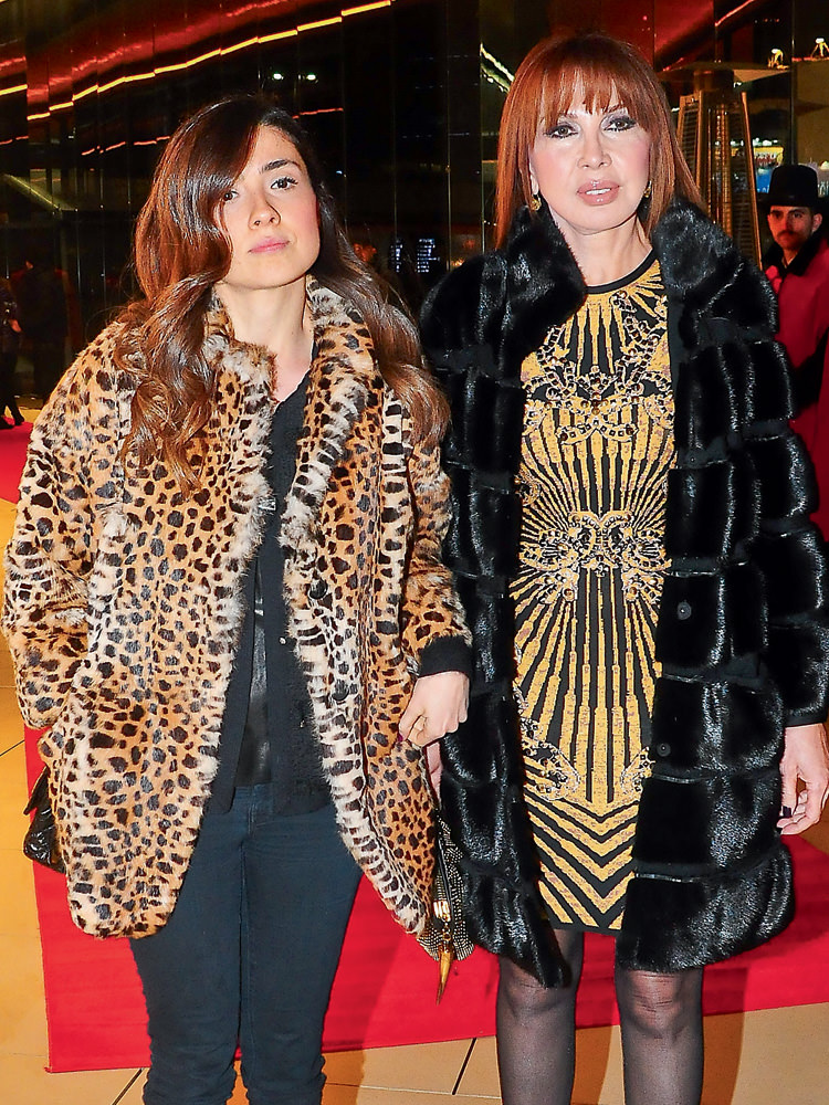 Vakko yeni mağazasını yılbaşı davetiyle açtı