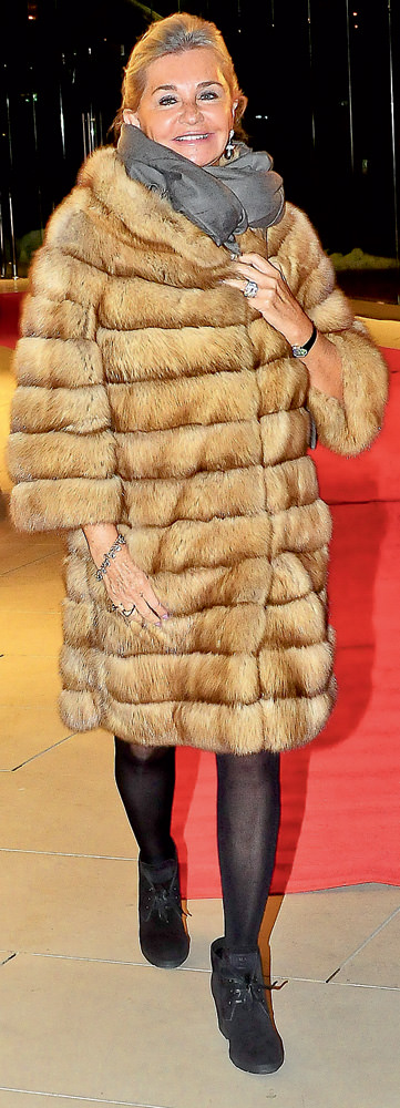 Vakko yeni mağazasını yılbaşı davetiyle açtı