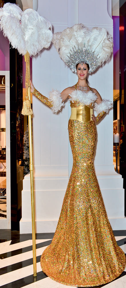 Vakko yeni mağazasını yılbaşı davetiyle açtı