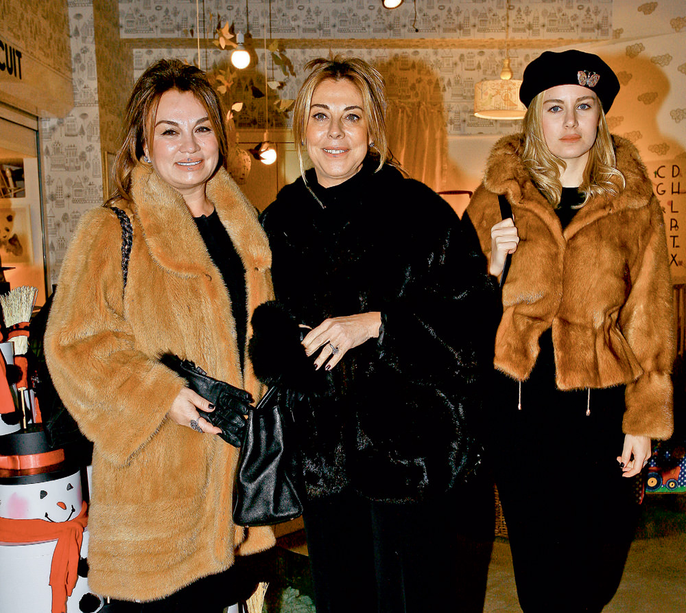 'Minik Kalpler'e yardım için alışveriş yaptılar