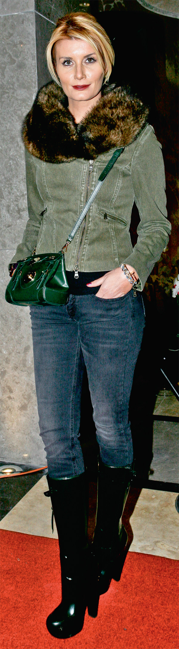 B Point yeni açtığı mağazasında 10.yaşını kutladı