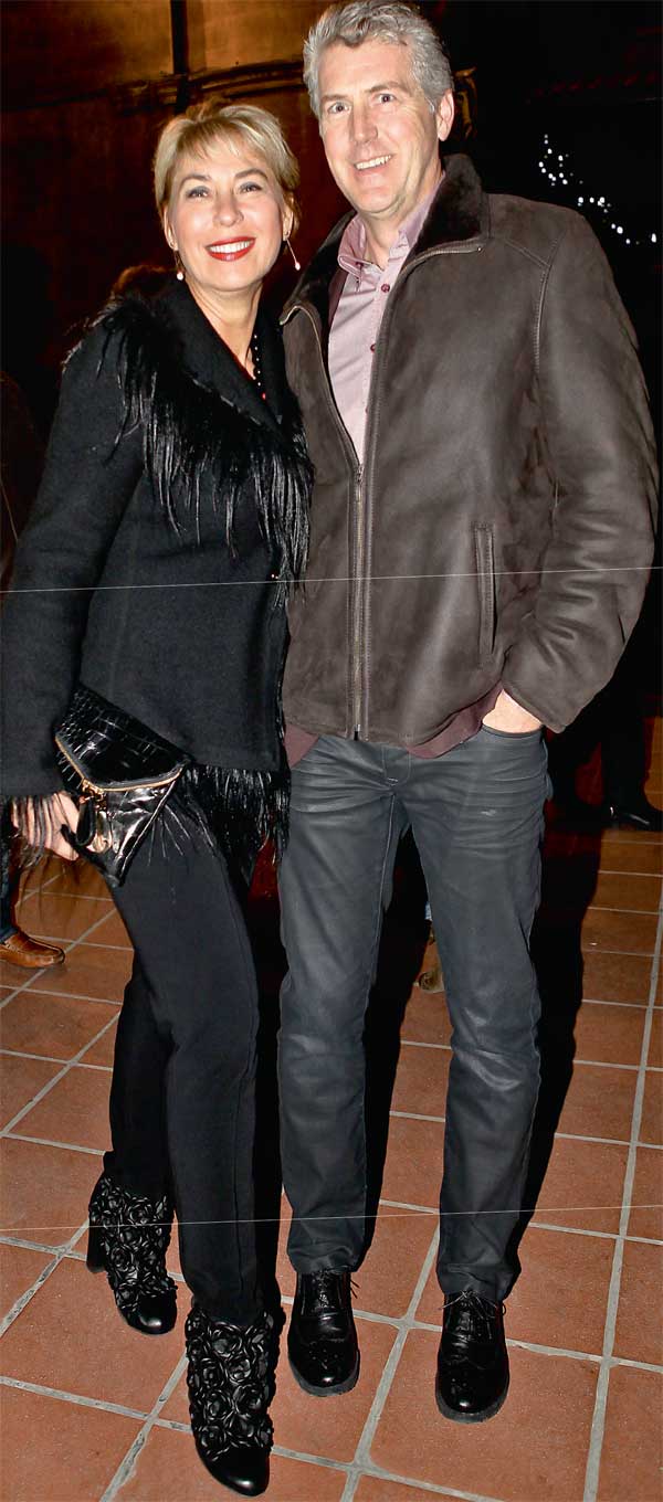 Dostları için Noel daveti verdiler