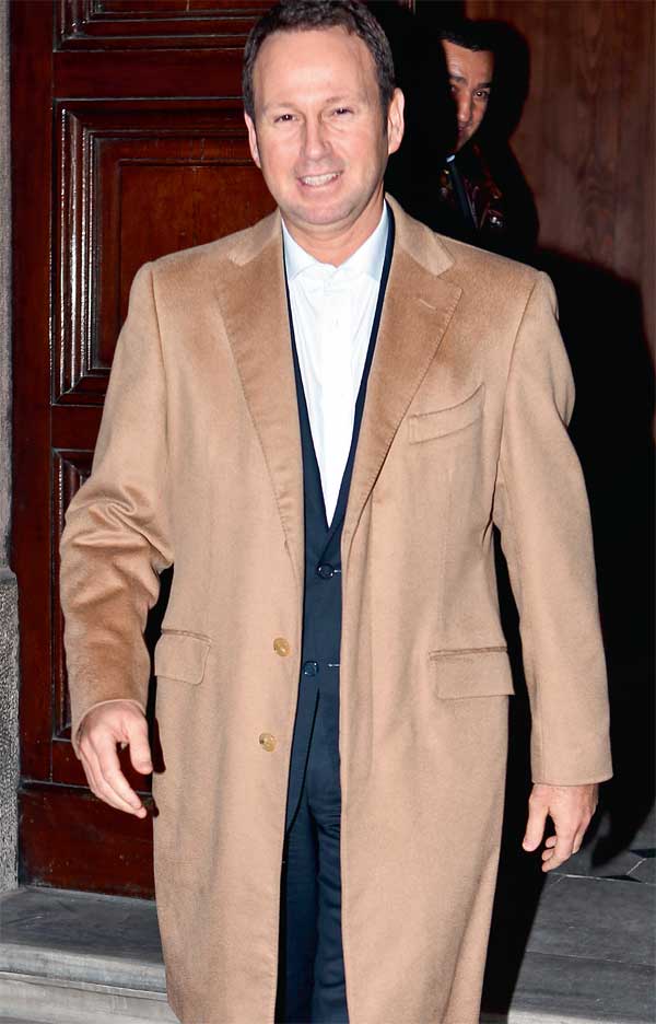 Dostları için Noel daveti verdiler