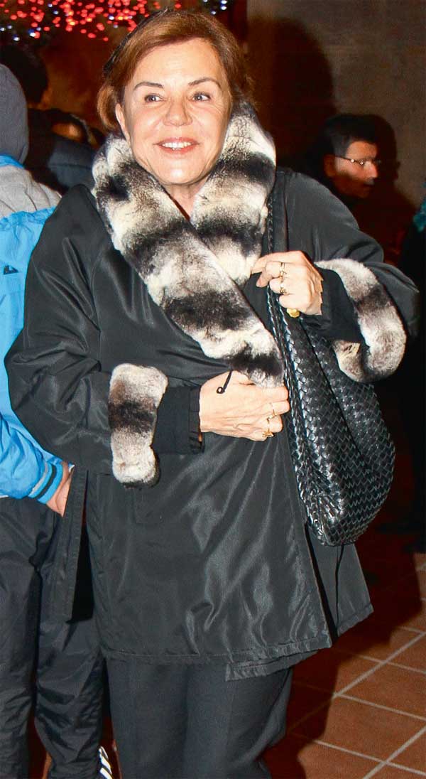 Dostları için Noel daveti verdiler