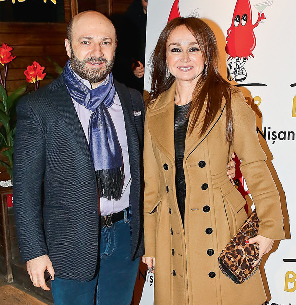 Biber Bar eğlence ile sanatı bir araya getirdi