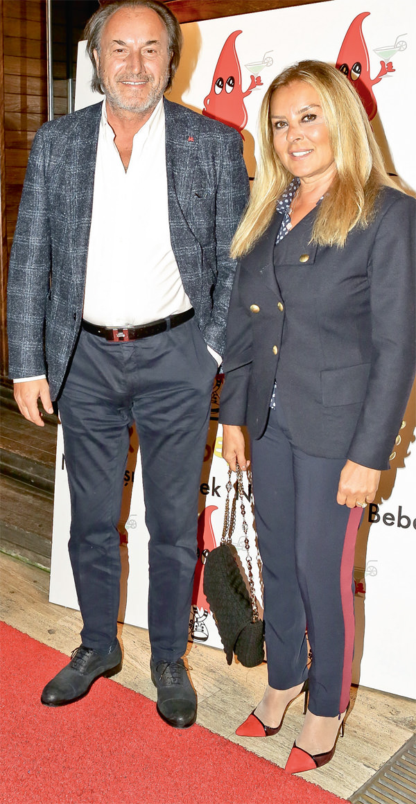 Biber Bar eğlence ile sanatı bir araya getirdi