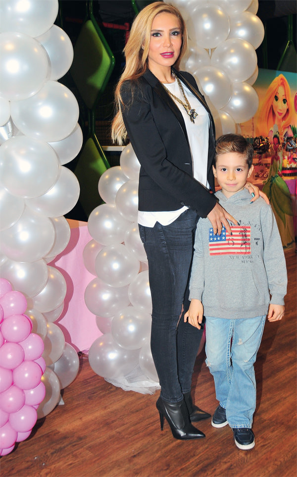 Kızları Masal'ın 2.yaşını kutladılar