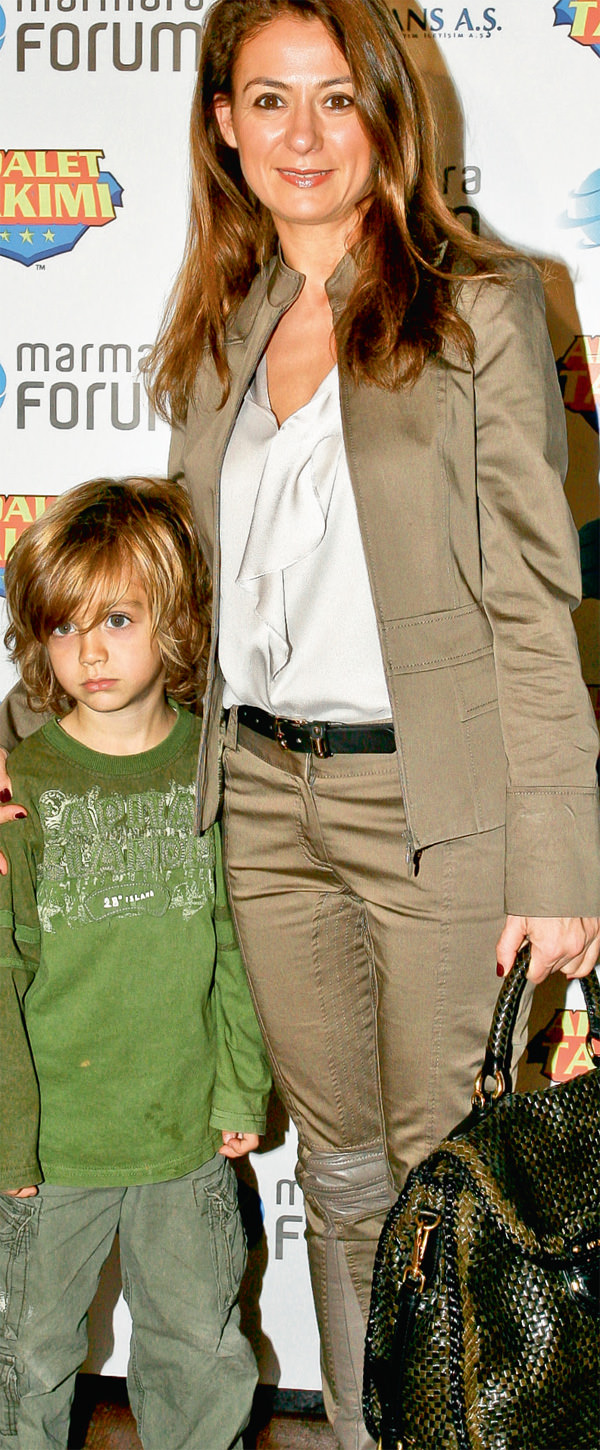 Ünlü isimlerin çocukları Adalet Takımı kahramanlarıyla