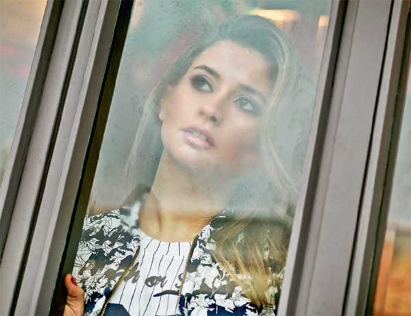 Buse Terim'den Şamdan Plus'a özel pozlar