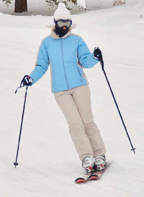 Sarıkamış'ta ünlülerin kayak keyfi